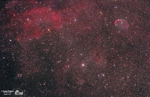 HII-Wolke IC 1318c, Crescentnebel NGC 6888, Sternhaufen M29 und IC 4996