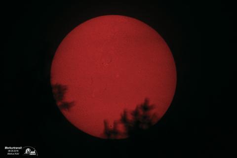 Merkurtransit im H-Alpha -Licht kurz vor Sonnenuntergang