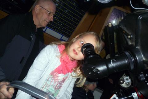 Interessierte Schülerinnen der 2a im Mai 2016